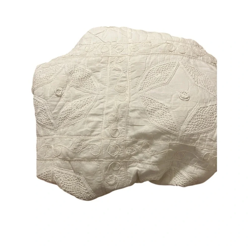 1900s Antique CottageCore Amish white on white BABY CRIB QUILT 81x72 hand stitch